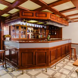 Acacia Hotel